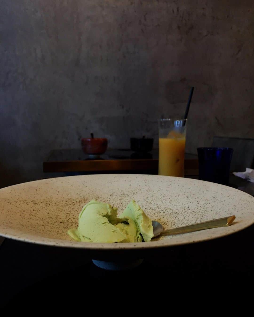 田中幸恵のインスタグラム：「____ . 打ち合わせがてら @hiron953  と🌮ランチ。 . だいたい普通の女性はトルティーヤ6枚くらいらしいんやけど、わたし2回おかわりしてトルティーヤ9枚🌮笑 でもあと3枚は食べれたで🙄 @fumaruyama  の予想通りやった笑 . . で、ここのアボカドのジェラート、ホントに美味しくて🤤🥑 . クセになってます🐷 . お店は新町にある @ecle.enishi  です🌮🌮🌮 . #タコスランチ」