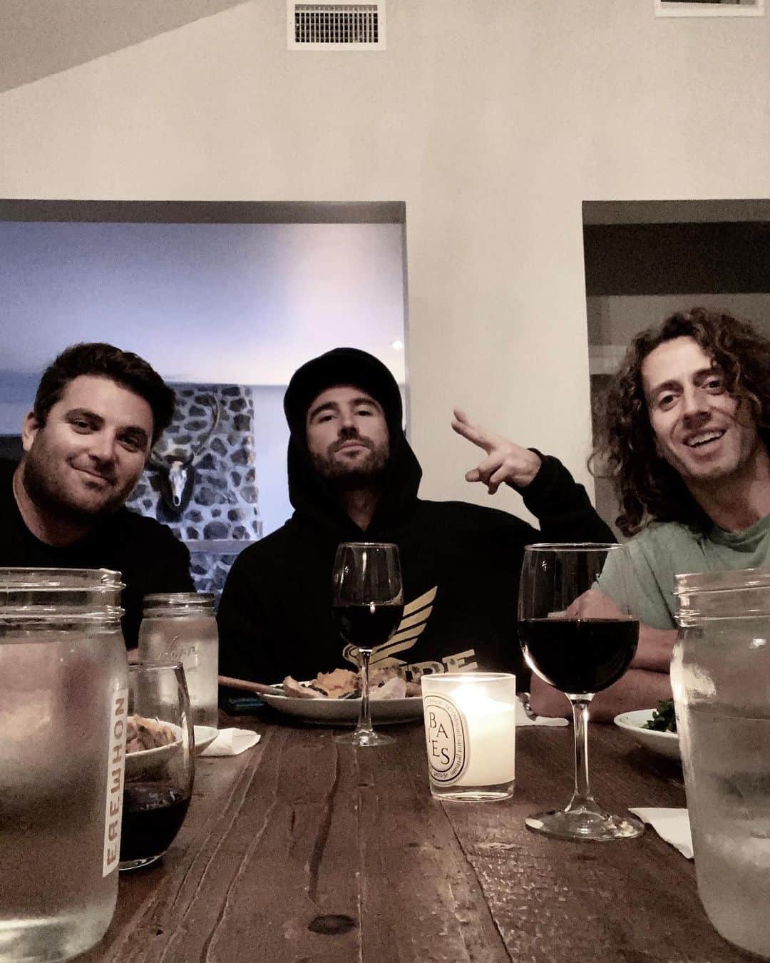 ブロディ・ジェンナーのインスタグラム：「Happy thanksgiving everybody. Hope you all had a wonderful one. Thankful for each and every one of you 💙」