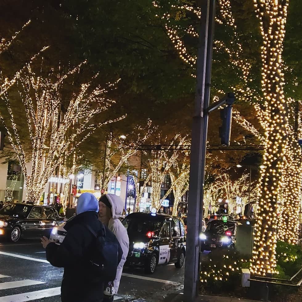 平井富子さんのインスタグラム写真 - (平井富子Instagram)「原宿･表参道は、昨夜から本格的イルミネーションが、始まりました～❗」11月29日 14時02分 - enchantewithd