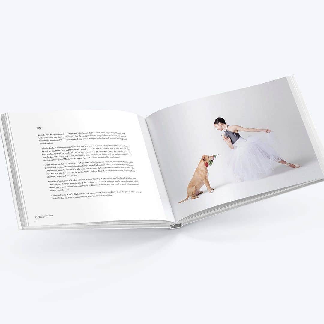 Lily Saito (齊藤莉理)のインスタグラム：「Happy Thanksgiving!!! Thankful to be a part of @dancersanddogs 's new book alongside my Romeo, @redlivesforever ❤🐶🌹 #DancersandDogs #DiscountDance #BookLaunch」