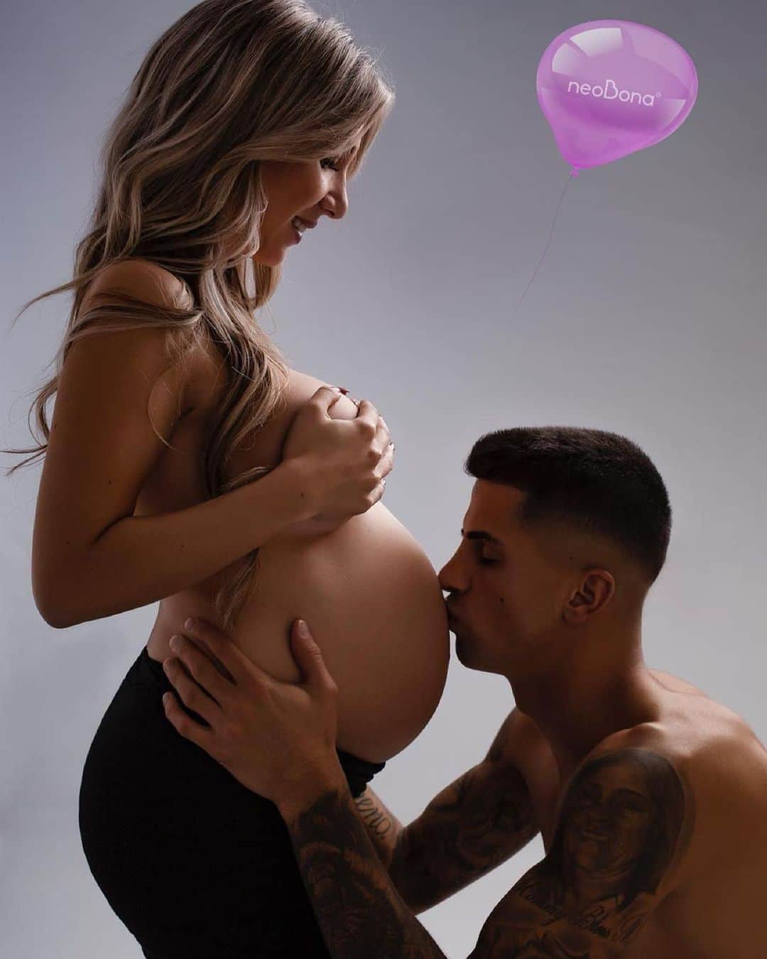 ジョアン・カンセロのインスタグラム：「Endless love 💗 Daddy’s girl, Alicia 👼🏼 #blessed  @synlabpt」
