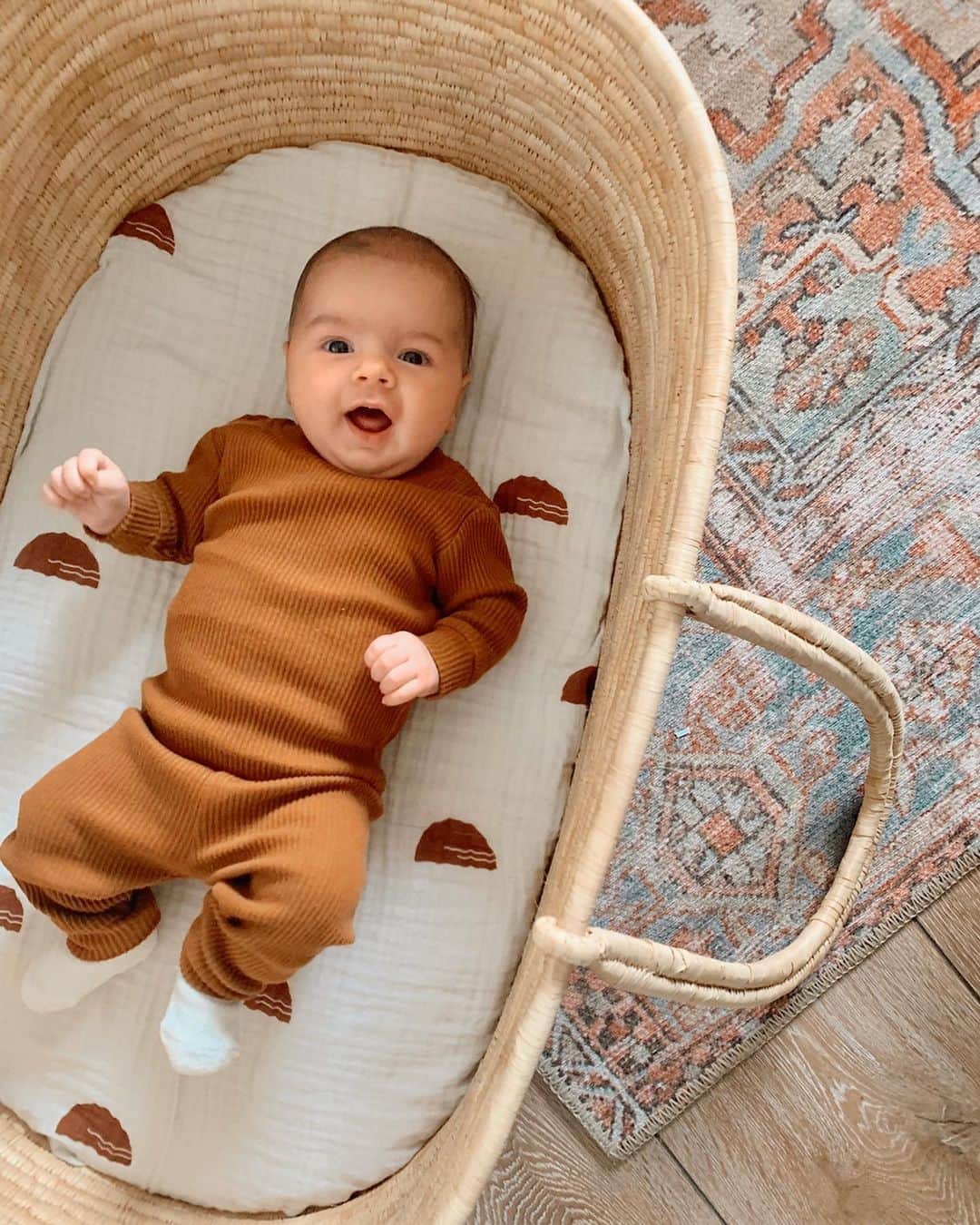 carlyのインスタグラム：「I’ve got something to be a little extra thankful for this year 🙏🏻😊 happy thanksgiving!!! #mylittleturkey #babysfirstthanksgiving」