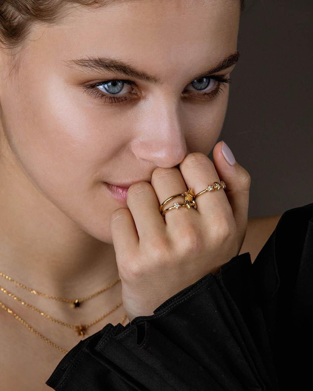 のインスタグラム：「Our way of reaching the stars…Discover Wishing On jewellery now.  #follifollie #shinebright #wishingon #fw1920」