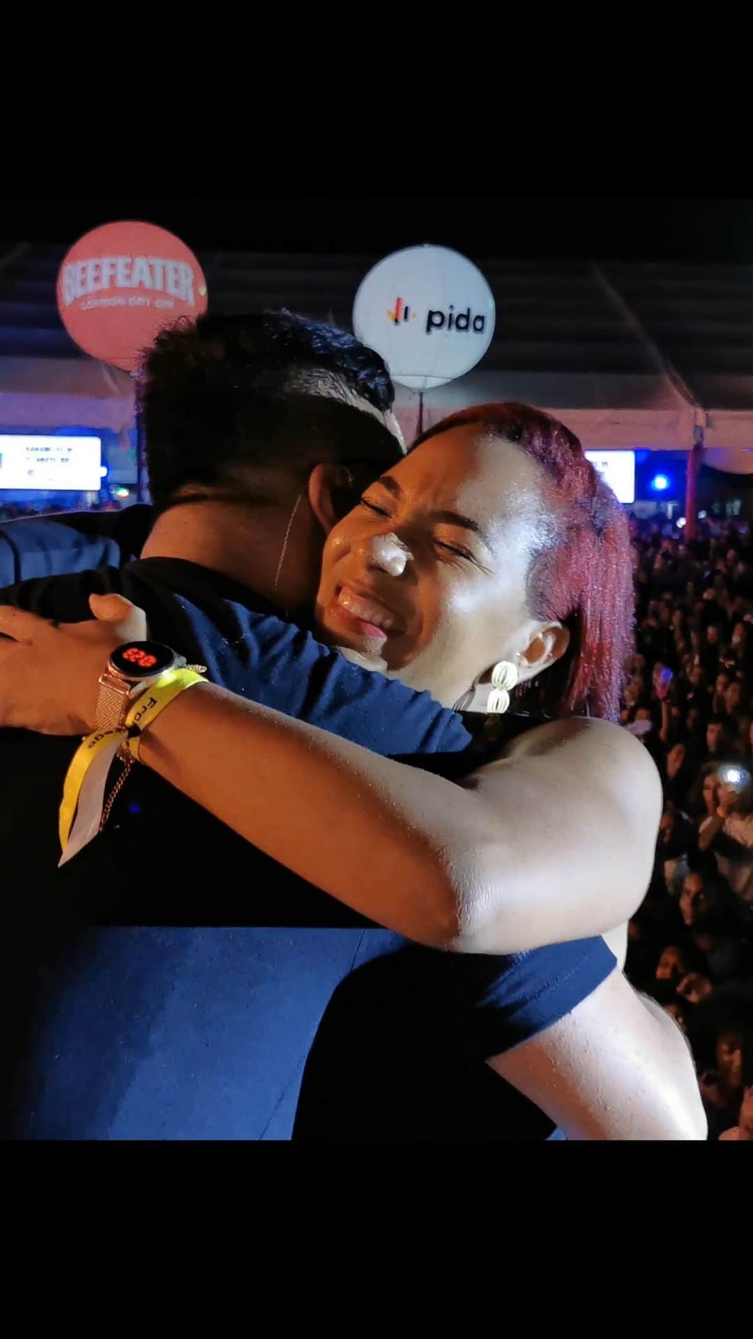Sorriso Marotoのインスタグラム：「Fim de semana passado foi assim em Salvador! E essa semana tem mais com a galera de Niterói, Porto Alegre e Rio de Janeiro! Quem vai colar com a gente? 😃 #tbt #AoCuboAoVivoEmCores」