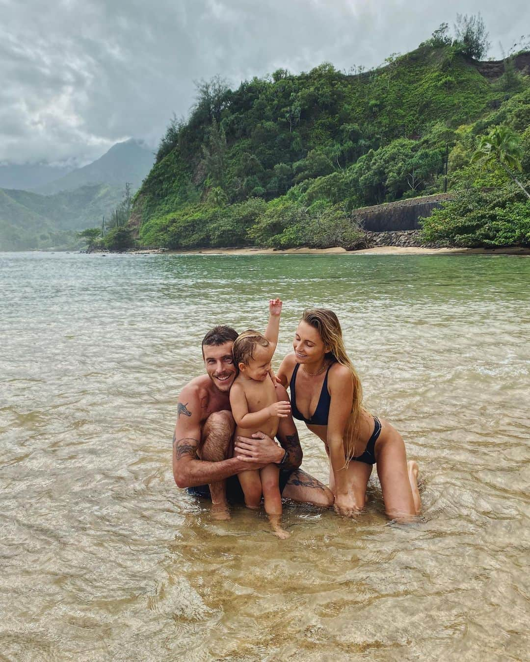 アラナ・ブランチャードさんのインスタグラム写真 - (アラナ・ブランチャードInstagram)「So thankful for these two beautiful beings in my life. You make me smile everyday. Hope you guys are all having a good day💙💙」11月29日 7時38分 - alanarblanchard