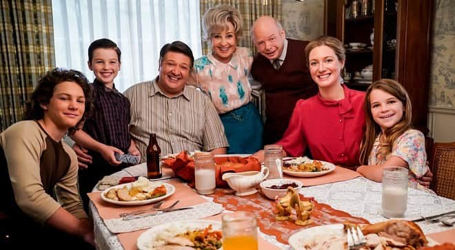 CBSさんのインスタグラム写真 - (CBSInstagram)「Happy Thanksgiving from our #CBS family to yours! 🍁🦃🥧」11月29日 8時03分 - cbstv