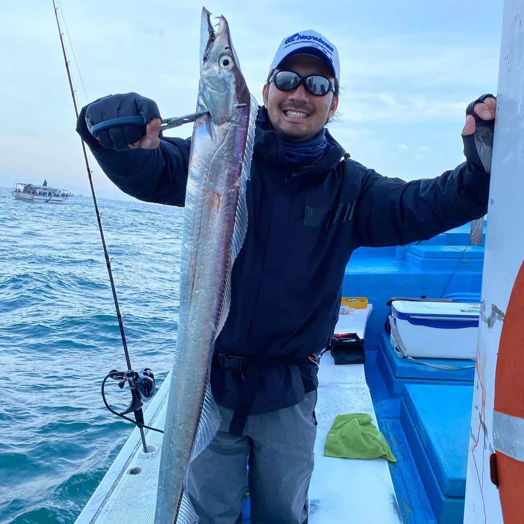 狩野恵輔さんのインスタグラム写真 - (狩野恵輔Instagram)「先日タチテンカーニバル2019の猛者達と釣りをさせてもらいました^_^ デカいの釣れたし楽しかった❣️ #タチテンカーニバル2019  #ハヤブサ #フリーノット #太刀魚 #釣り好きと繋がりたい  #阪神タイガースOB #狩野恵輔」11月29日 9時08分 - keisuke_kanoh_official