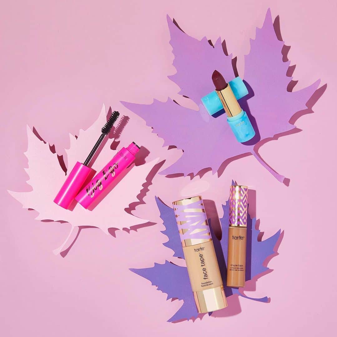 Tarte Cosmeticsさんのインスタグラム写真 - (Tarte CosmeticsInstagram)「ThankFULL faves 💜🍂 🍁full flutter with big ego™ vegan mascara 🍁full pigmented pout with color splash lipstick 🍁full coverage foundation & concealer combo with face tape™ foundation & shape tape contour concealer Shop these goodies NOW on tarte.com! #crueltyfree #rethinknatural」11月29日 9時10分 - tartecosmetics