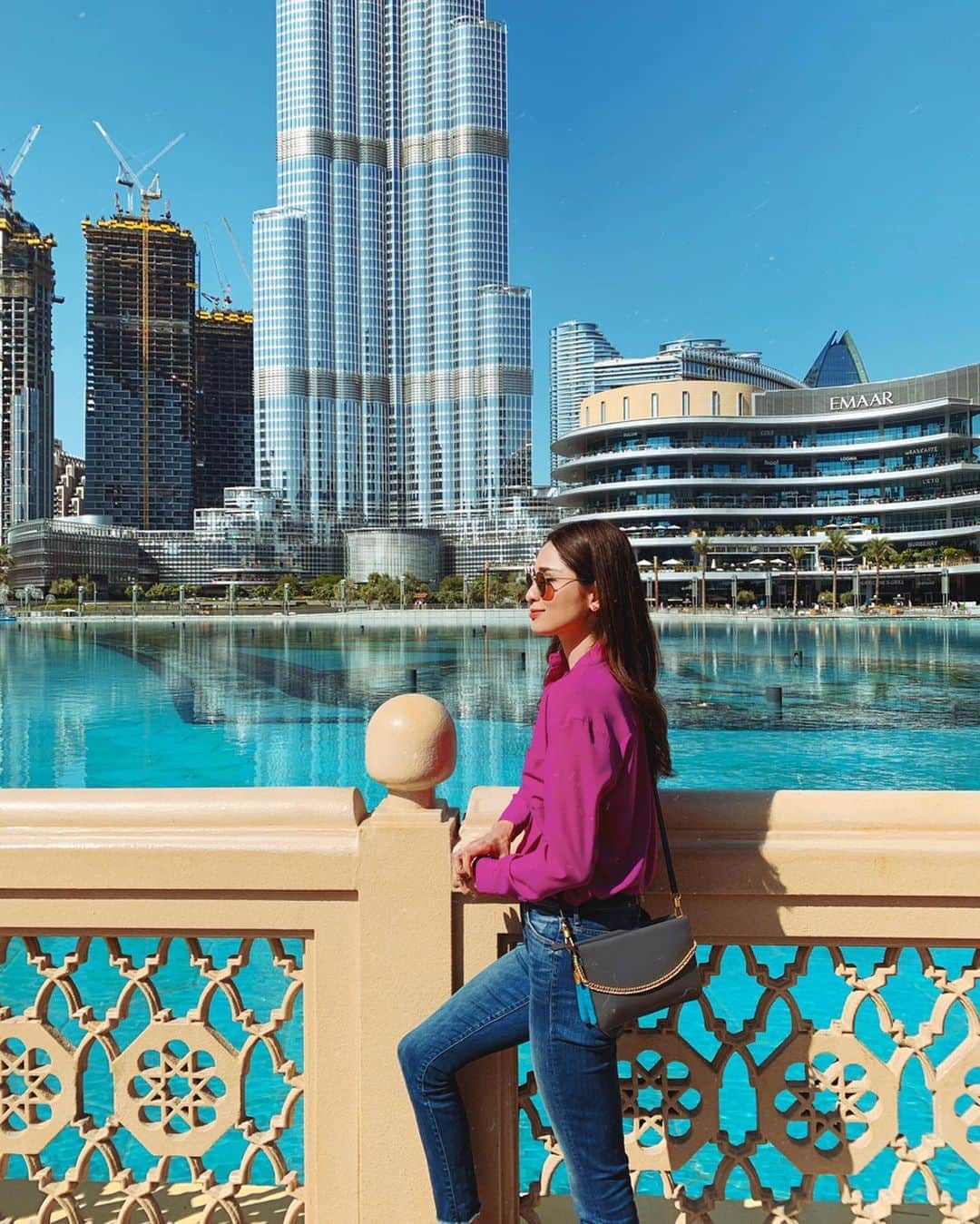 のインスタグラム：「ハロー、ドバイ☺️ ・ 5年ぶりにドバイに来た〜🇦🇪♥️ ・ 街、全体が相変わらずゴージャスだなぁ😍♥️ ・ Hello Dubai🇦🇪♥️ ・ It’s been almost 5 years and you still  looking gorgeous as always 😍♥️🙏 ・ Feels good to back!!! ・ @dubai ・  #mydubai#dubai#travel #burjkhalifa#ドバイ#旅#旅行」