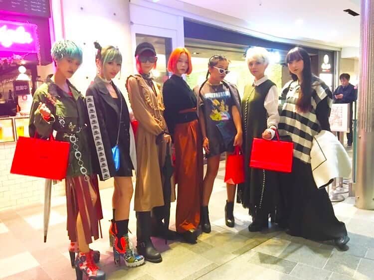 miniのインスタグラム：「TFW👽💜✳️☯️ #ちょっと前の #載せ忘れ #久シブリノ皆ト初メマシテノ皆 #tfw #tokyofashionweek」