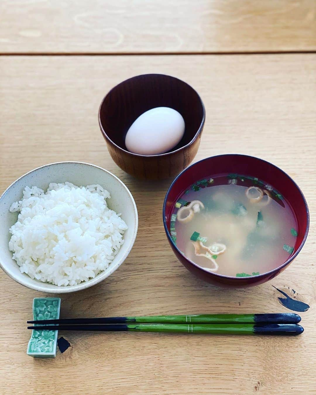 田中将大さんのインスタグラム写真 - (田中将大Instagram)「日本に帰ってきて1発目の朝食はやっぱりこれやなー。 TKGとインスタント味噌汁😋 幸せ。。。」11月29日 10時27分 - masahiro_tanaka.official