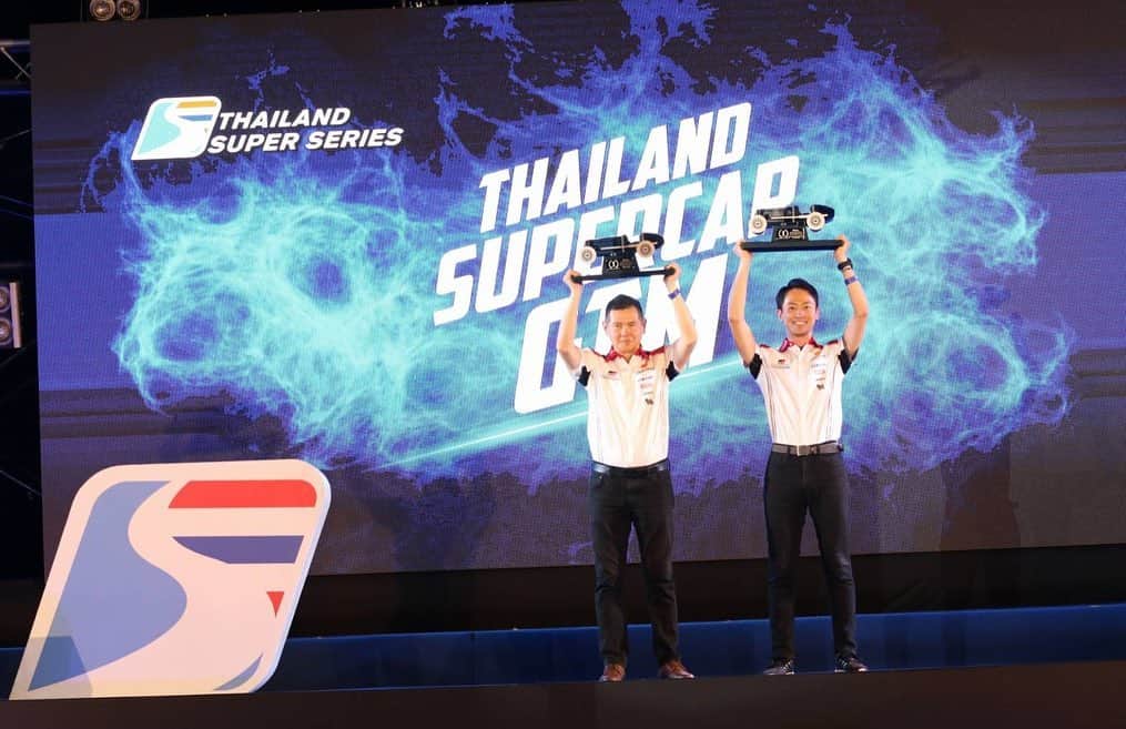 Toyota team thailandさんのインスタグラム写真 - (Toyota team thailandInstagram)「Thailand Super Series ‘The Night of Champion 2019’ TOYOTA team Thailand ขอขอบคุณแฟนๆ ทุกท่านที่ส่งกำลังใจให้ทีม กับแมทช์เข้มข้นปิดฤดูการแข่งขัน ผลงานปีนี้ของทีมเป็นที่น่าพอใจมากครับ ความสำเร็จนี้เป็นความร่วมมือของทุกคนในทีมที่ผ่าฟันทุกอุปสรรคและบททดสอบความแข็งแกร่งของทีม เราจะสู้ร่วมกันต่อไปเพื่อพัฒนาวงการมอเตอร์สปอร์ตไทยครับ 🏆🏆🏆 แชมป์ประเภททีมในรุ่น GTM และ GTC Thailand Super Car GTM Pro-Am 🏆Champion = #39: MadCow & Naoki 🥈2nd place = #38: Man & X Thailand Super Car GTC 🏆Champion = #22: Tsuchitori 🥈2nd place = #37: Ton #อยากเห็นคนไทยหัวใจมอเตอร์สปอร์ต #TeamWork #TOYOTAteamThailand #CheerThai #ThaiPride #ไม่เชียร์ไทยแล้วจะเชียร์ใคร #แข่งรถ #นักแข่ง #ทีมคนไทย #Car #RaceCar #LexusRCF #TOYOTA86 #SuperCar」11月29日 10時22分 - toyotagazooracingteamthailand