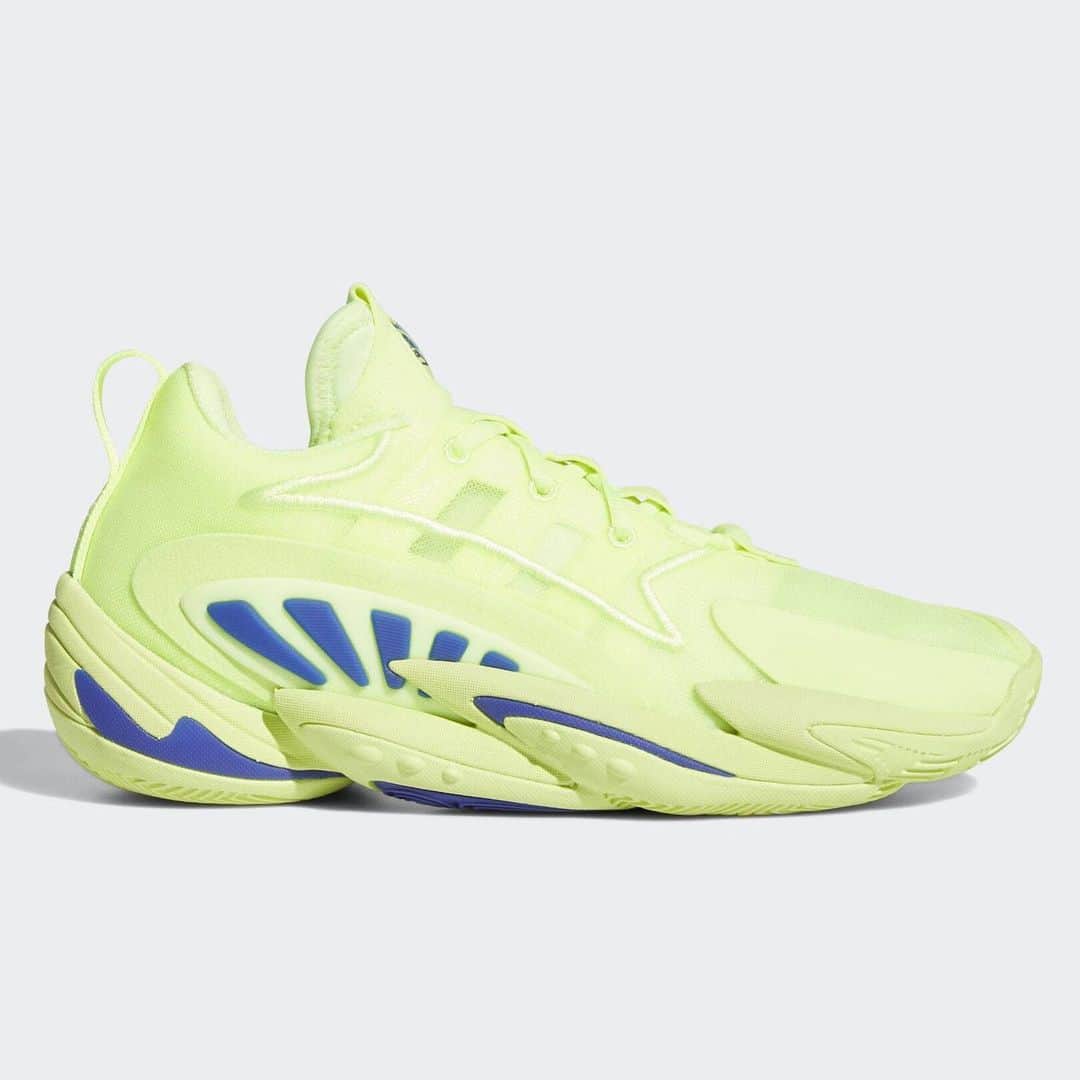 Sneaker Newsさんのインスタグラム写真 - (Sneaker NewsInstagram)「The ever-growing BYW series by adidas Originals is revealed in punchy solar yellow colorway. The adidas BYW X 2.0 is set to hit stores very soon - what do you think of this design? For a closer look, tap the link in our bio.」11月29日 10時44分 - sneakernews