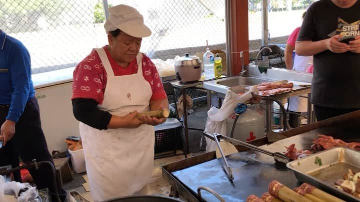 土井コマキのインスタグラム：「週末オーガニックマーケット。竹にもち米を詰めてあるのが美味しかった。サトウキビジュースも。 #こまきっぷ #台北 #台湾」