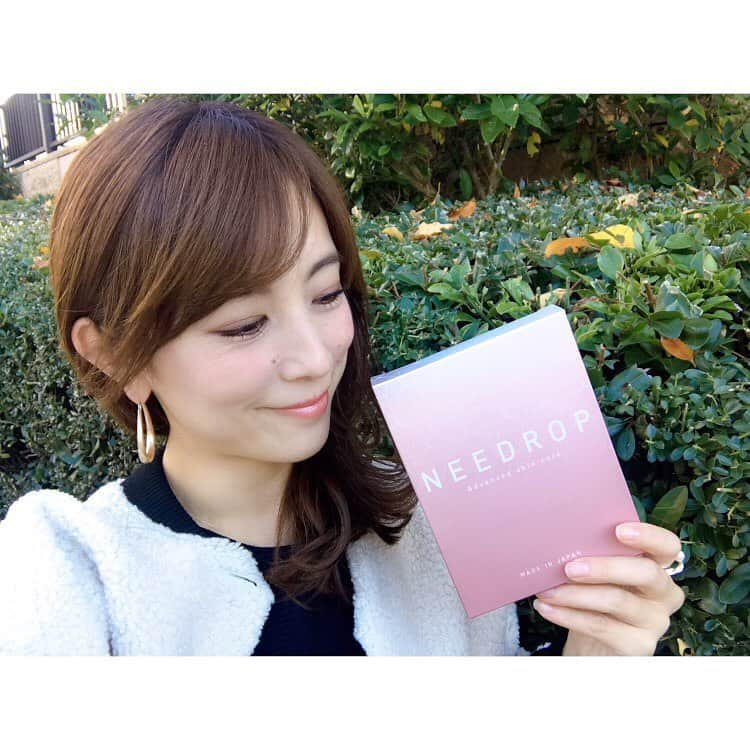 大谷朋子さんのインスタグラム写真 - (大谷朋子Instagram)「♡ * ひさびさの晴れは気持ちいい☀︎ お肌がいつもより元気に見える！！ * って、実は、、 寝る前に「ニードロップ」を目元に貼って 寝たのです❤︎ * 貼ると、じわ〜んと温かくなるニードロップ。 ニードルで成分を押し入れて、温感で成分浸透を促進させる未来型マイクロニードル！ なんと、業界最多の針本数だそう♪ * 角質を突き抜けない安全設計なのも安心❤︎ （針といっても全く痛くないのでご安心を！） * 目元やほうれい線は年々悩みが増していくので、 ケアもきちんとしなくちゃ☝︎ これはズボラな私にぴったりの楽ちんながらケア♡ * * @needrop_official #NEEDROP #ニードロップ  #PR #未来型マイクロニードル #マイクロニードル #温感 #温めて巡らせる  #目元ケア #ヒアルロン酸 #小じわ #くま #ほうれい線」11月29日 11時11分 - tomoko_ohtani