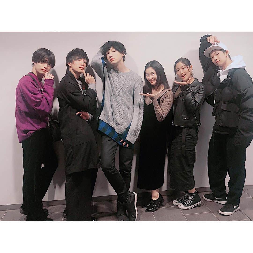 鈴木芳奈のインスタグラム：「‪昨日は、事務所の先輩 和合さんの舞台「おそ松さん on STAGE～SIX MEN‘S SHOW TIME 3～」‬ ‪東京公演ゲネプロ観劇してきたよっ‬ ‪世界観、かわいかった〜♪‬ ‪和合さん、千秋楽まで頑張ってください！‬ ‪ #ウイントアーツ #おそ松さん3 #橘芳奈‬」