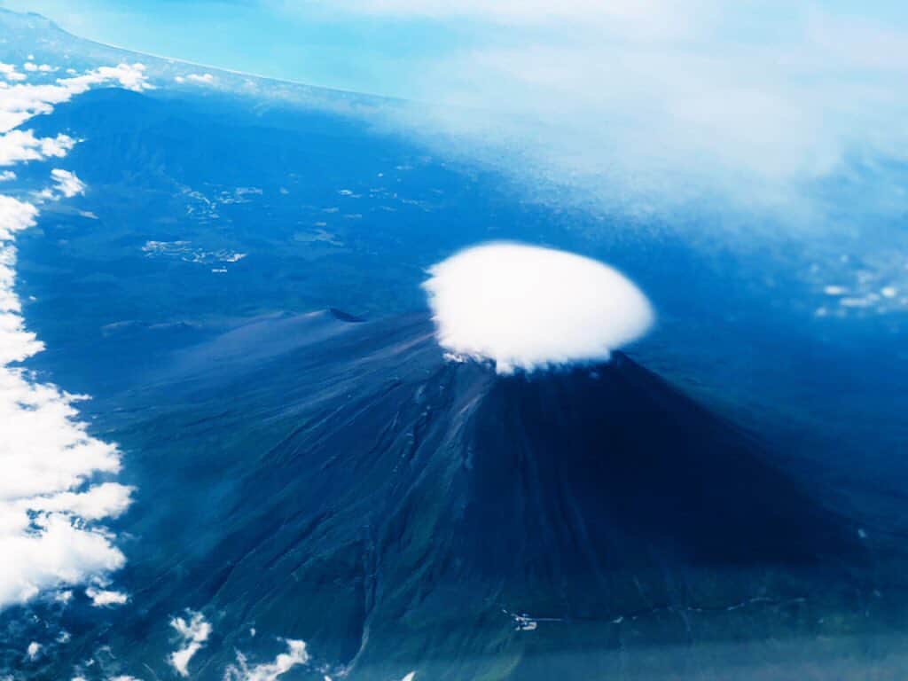 立花サキさんのインスタグラム写真 - (立花サキInstagram)「おはようございます♡  今日も皆さんにとって 素敵な1日となりますように…💋 #日本  #富士山」11月29日 11時18分 - tachibanasakichaso