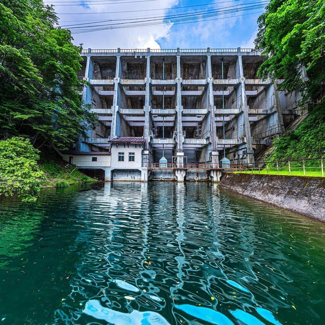 東京電力ホールディングス株式会社さんのインスタグラム写真 - (東京電力ホールディングス株式会社Instagram)「丸沼ダム Marunuma Dam 日本に６つしかないバットレスダム形式のダムです。国の重要文化財にも指定されています。 #東京電力 #東電 #tepco #群馬 #gunma #丸沼ダム」11月29日 11時29分 - tepco.official