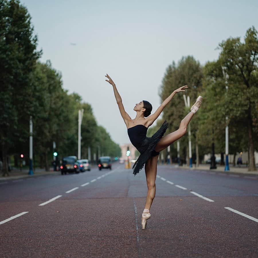 ballerina projectさんのインスタグラム写真 - (ballerina projectInstagram)「Yasmine Naghdi in London. #ballerina - @yasmine_naghdi #coventgarden #royaloperahouse #themall #buckinghampalace #camdentown #regentscanal #london #ballerinaproject #ballerinaproject_ #ballet #dance #pointe #yasminenaghdi  Purchase one of the last remaining Ballerina Project limited edition prints. Link is located in our profile.  The Ballerina Project book is now in stock. Go to @ballerinaprojectbook for link. #ballerinaprojectbook」11月29日 11時25分 - ballerinaproject_