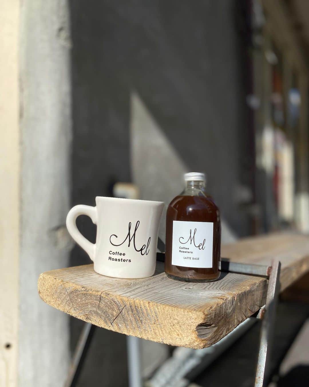 のインスタグラム：「Latte Based 入荷しております！ ミルクとわると簡単にカフェラテが作れます！  1本で5-6杯分  #melcoffeeroasters #latte #lattebased」