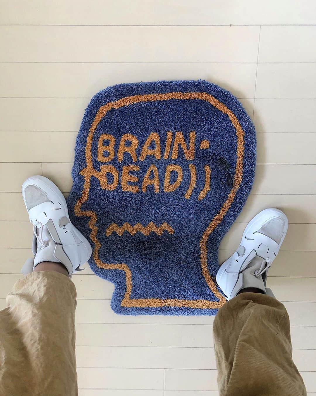 齊藤澪菜さんのインスタグラム写真 - (齊藤澪菜Instagram)「お気に入りマット🗣🧠🔥 #braindead @wearebraindead」11月29日 11時35分 - rena62s