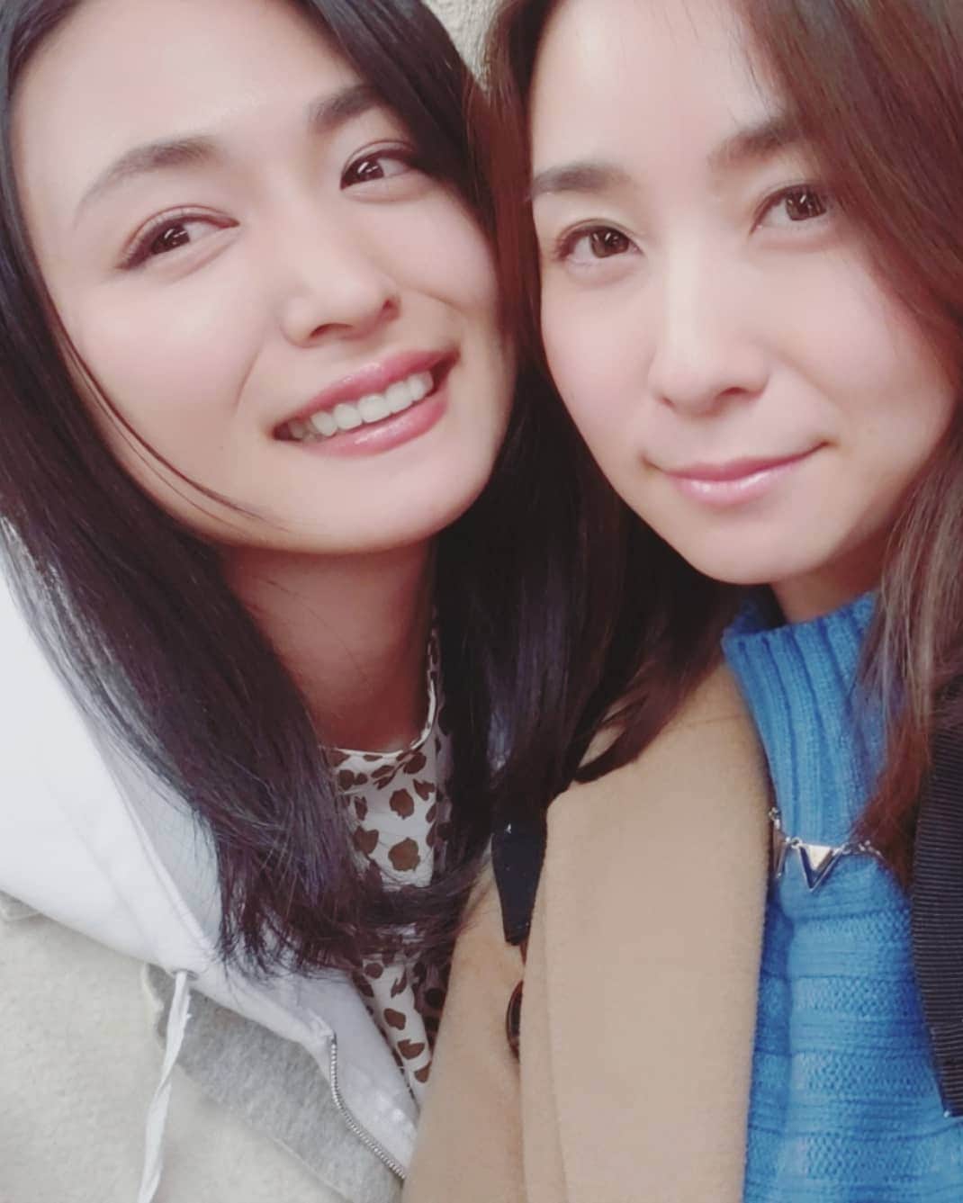 柚月美穂さんのインスタグラム写真 - (柚月美穂Instagram)「#randompic . . また、謎を解いてしまった。 with川村ゆきえ© . ハマり過ぎな私達。 . 今回は…『絶望空間からの脱出』 . 真っ暗闇からの脱出でした。 . びっくりするくらい真っ暗闇でした(笑) 窓の無い部屋の扉を閉めて電気を消したアノの真っ暗闇さです。 . . 入口を開けて え？！こんな暗いの！？って いつもの私達にしては テンション高めに でも黙々と謎を解きました。✍ . ノーマルモードで40分以内クリア成功！ . 今度はレベル上げてこ！となりました。 . . 帰りは頭が謎を求めていたので まだこの謎巡りは続きますよ。 . もちろんおめでとうをしつつ☺︎*• . いやぁ暗闇脱出凄い。 癖になりそう。 . #noescape #絶望空間からの脱出 #脱出ゲーム #謎解き #真っ暗闇 . #川村ゆきえ #柚月美穂 . #Japanese #picoftheday #instagood #fashion #happy #followme #follow #art #me #instadaily #style #photography #fun #instalike #igersInstagrammers #photo #tokyo」11月29日 11時35分 - mihoyuzuki
