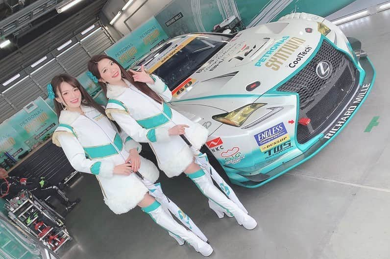 綾野ゆりかさんのインスタグラム写真 - (綾野ゆりかInstagram)「今回のsuper GT×DTM交流戦ではLMcorsaから 60号車 SYNTIUM LMcorsa RCF GT3 70号車 LM corsa Ferrari 488 GT3 と2台体制でとても豪華でした🥺👏✨ そしてBH AUCTIONから出場する、 Corvette GT3も応援させていただきました✨ * TWS princess4人で今回は別々の車を 担当させていただき、ボード担当の時は なんだか特に新鮮でした🥳❤️ * * #レースクイーン #twsプリンセス #大阪トヨペット #60号車 #lmcorsa #supergt #rq #sgt #dtm  #モデル #撮影 #撮影依頼 #ポートレート #ポートレートモデル #インフルエンサー #model #racequeen  #綾野ゆりか #japanesegirl #japanesemodel #japanesegirls #selfie #셀피 #데일리룩 #팔로우 #팔로우 #맞팔 #셀카 #셀스타그램 #메이크업」11月29日 12時12分 - yrk__a