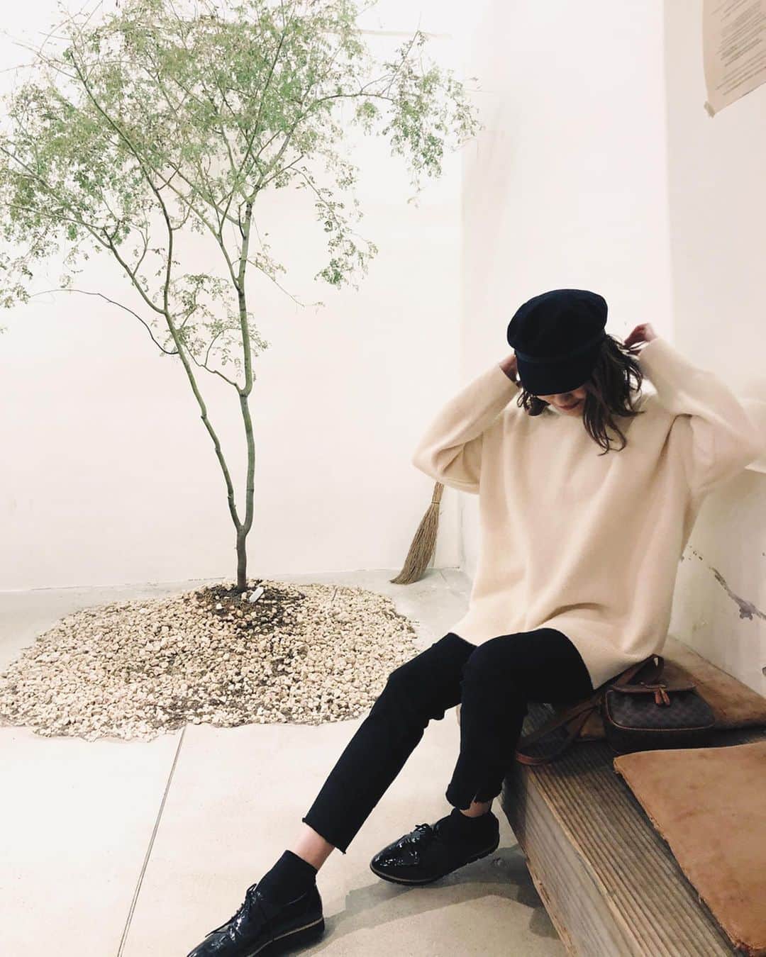 春田麻緒さんのインスタグラム写真 - (春田麻緒Instagram)「ㅤㅤㅤㅤㅤㅤㅤㅤㅤㅤㅤㅤㅤ ふわふわもちもちのあったかニット🧶❤️ ㅤㅤㅤㅤㅤㅤㅤㅤㅤㅤㅤㅤㅤ @iradowl_official のやつだよ🥰 プチプラだし可愛いお洋服いっぱいだからぜひ見てみてね🐻 ㅤㅤㅤㅤㅤㅤㅤㅤㅤㅤㅤㅤㅤ #韓国ファッション  #アイラドール #iradowl」11月29日 12時12分 - mao_haruta