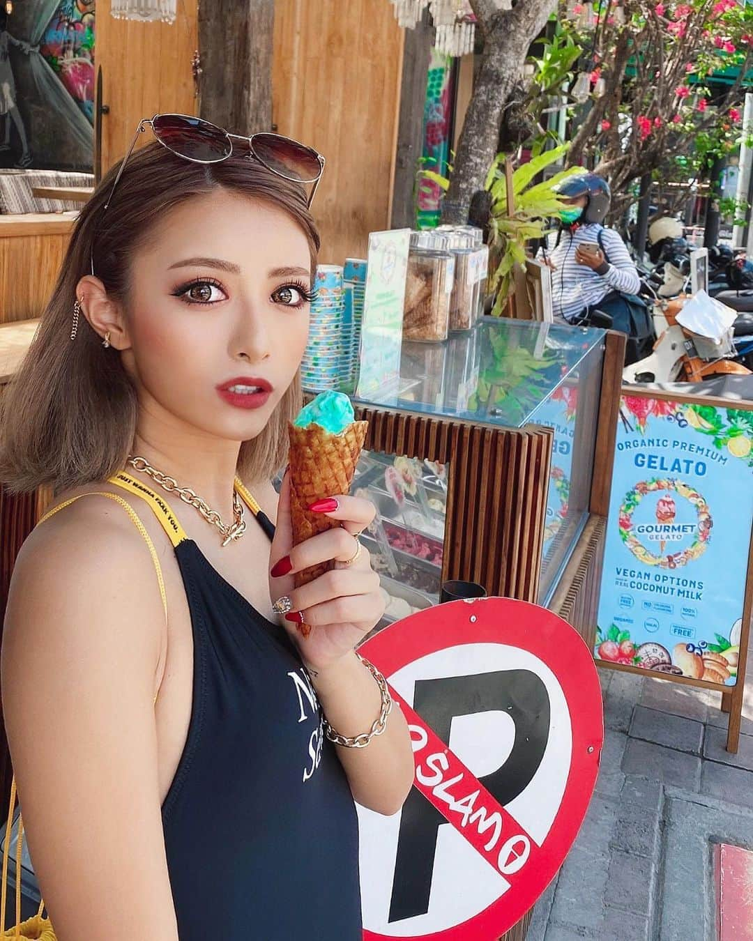 甲村仁絵さんのインスタグラム写真 - (甲村仁絵Instagram)「あいす🍦❤️ #bali #バリ島　#icecream」11月29日 12時16分 - hitoe_style