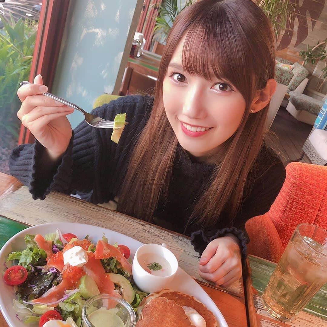のインスタグラム：「昨日体重測定終わったから 秒で食べまくるぅ💘😀笑 . 今は理想の体重だから少しご褒美☺️ . #ootd #lunch #ランチ #食べ物 #グルメ #福岡グルメ」