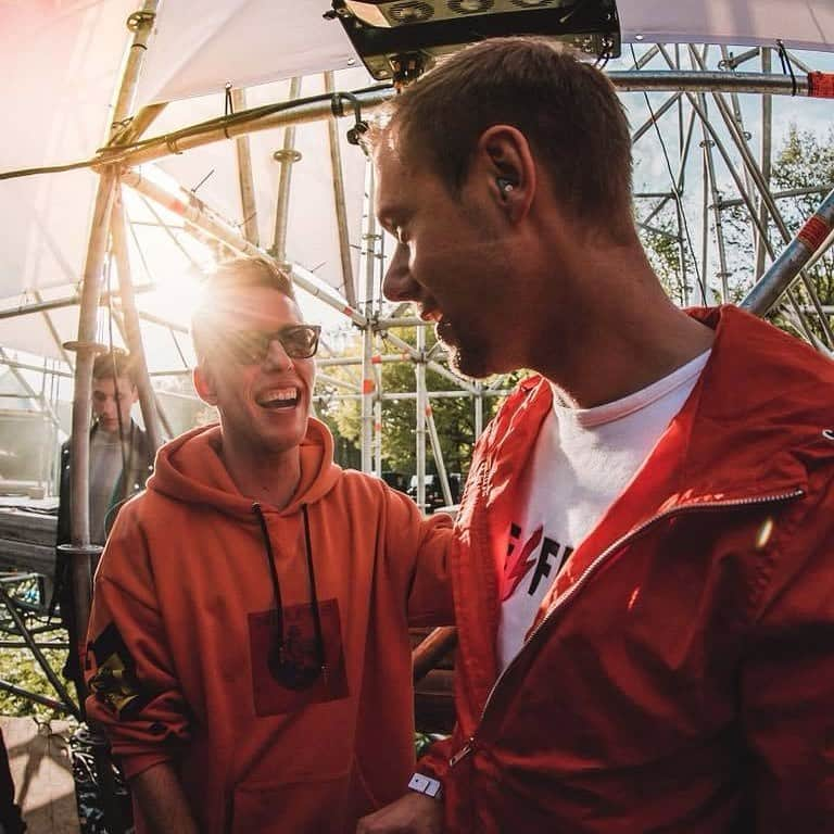 Armin Van Buurenさんのインスタグラム写真 - (Armin Van BuurenInstagram)「I know @nickyromero for years and years already. The fact that we have never worked together could be considered remarkable. I'm happy to announce that Nick remixed my single 'Unlove You' (ft. @neyo) and even better: it's OUT NOW! #linkinbio」11月29日 22時08分 - arminvanbuuren