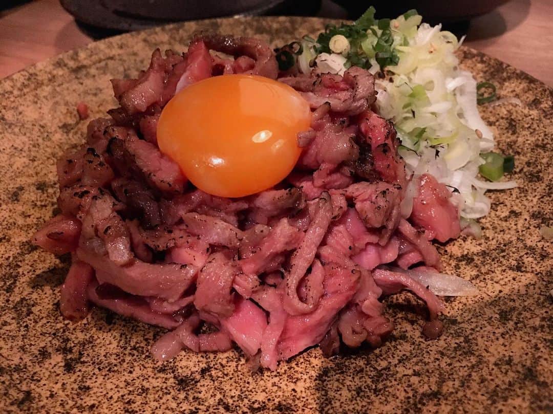 熊沢世莉奈さんのインスタグラム写真 - (熊沢世莉奈Instagram)「﻿ 11月29日は(いい肉の日)なので。。。﻿ 🥩🍗🍖﻿ ﻿ #11月29日 #いい肉の日 #ユッケ」11月29日 22時22分 - kuma_0417