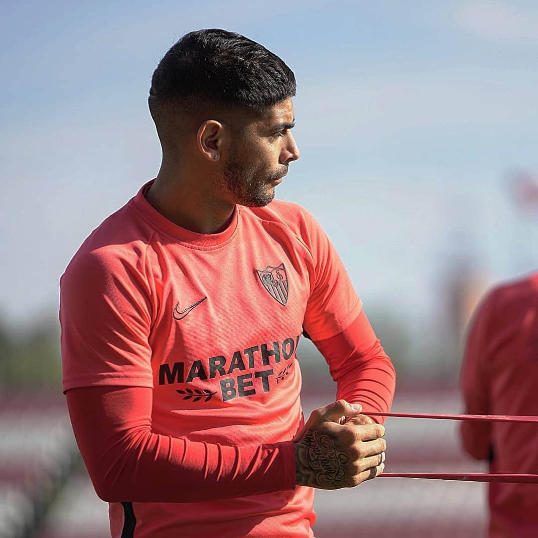 セビージャFCさんのインスタグラム写真 - (セビージャFCInstagram)「Pensando en el partido del domingo ⚽🔥 #vamosmiSevilla #WeareSevilla #training #sevilla」11月29日 22時25分 - sevillafc