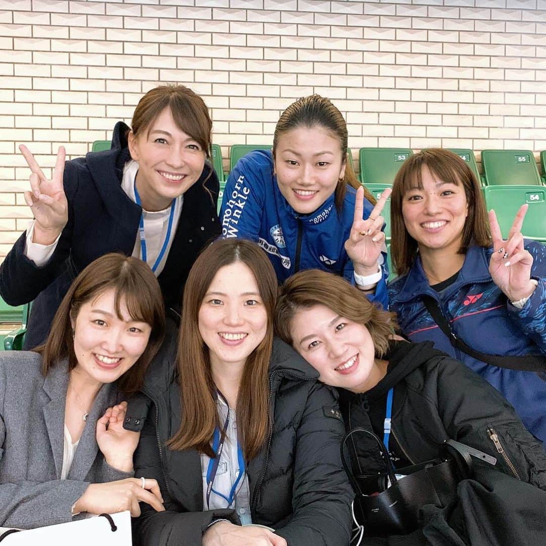 のインスタグラム：「. #2019全日本総合バドミントン選手権大会 . . 予選、1.2回戦を観て大人しくお家に帰ってきました。 準決勝進出の選手のみなさん、コーチ陣、頑張れーーい！！ . . #バドミントン #badminton  #いつまでも良き仲間  #可愛い後輩 #大好きなお姉さん」