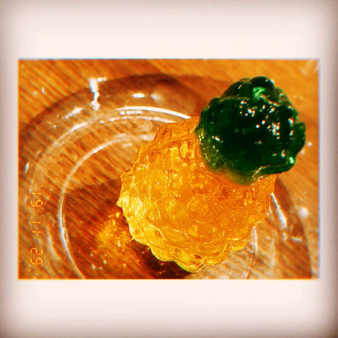 MIKUさんのインスタグラム写真 - (MIKUInstagram)「もらったこれっ！！！ かわいすぎる🍍💛 4Dってすごい😳 しかもおいしかった♥️ #pineapple #グミ」11月29日 22時31分 - miku39_ya