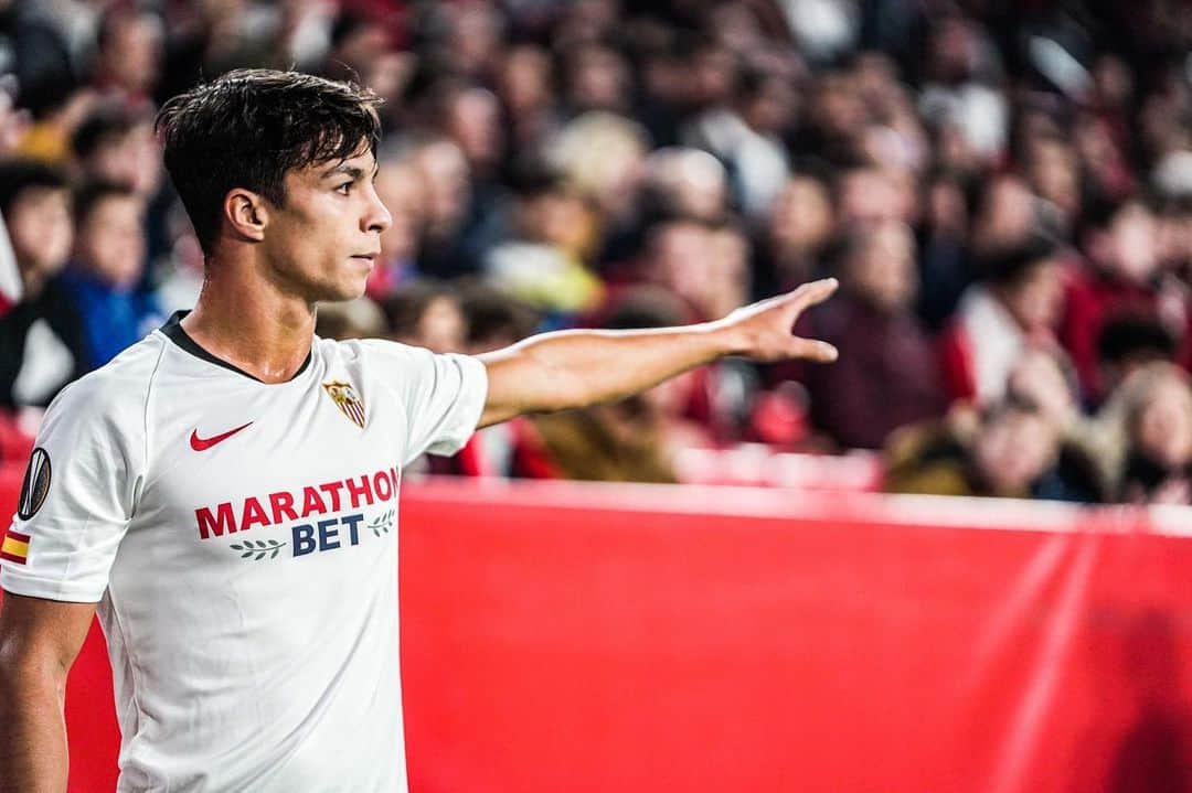 オリベル・トーレスのインスタグラム：「5 de 5 en @europaleague !! Seguimos equipo 😀💪🏼」