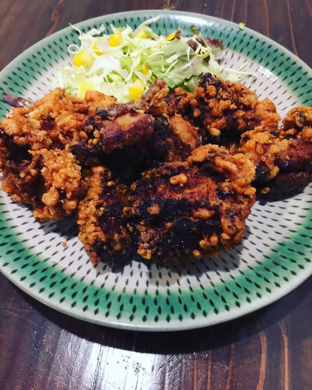 橋本塁さんのインスタグラム写真 - (橋本塁Instagram)「春の写真展の時にも通った 姪浜にある「midori食堂」にスタッフのみんなでお邪魔！店主のルイちゃんの腰の手術から復活して3日から夜の部も復活！めちゃくちゃ美味しかった！姪浜にお越しの際は是非！バックホーン大好きルイちゃんがお待ちしてます♪ #midori食堂 #姪浜 #福岡グルメ #食堂 #定食 #姪浜グルメ #thebackhorn」11月29日 22時58分 - ruihashimoto