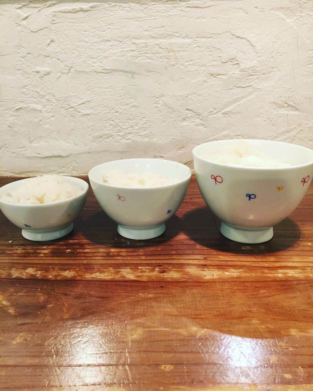 橋本塁さんのインスタグラム写真 - (橋本塁Instagram)「春の写真展の時にも通った 姪浜にある「midori食堂」にスタッフのみんなでお邪魔！店主のルイちゃんの腰の手術から復活して3日から夜の部も復活！めちゃくちゃ美味しかった！姪浜にお越しの際は是非！バックホーン大好きルイちゃんがお待ちしてます♪ #midori食堂 #姪浜 #福岡グルメ #食堂 #定食 #姪浜グルメ #thebackhorn」11月29日 22時58分 - ruihashimoto