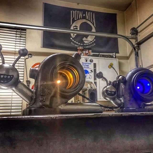 CarsWithoutLimitsさんのインスタグラム写真 - (CarsWithoutLimitsInstagram)「Turbo Snails, unique metal art by @dospistolasmetalworks #carswithoutlimits」11月29日 23時03分 - carswithoutlimits