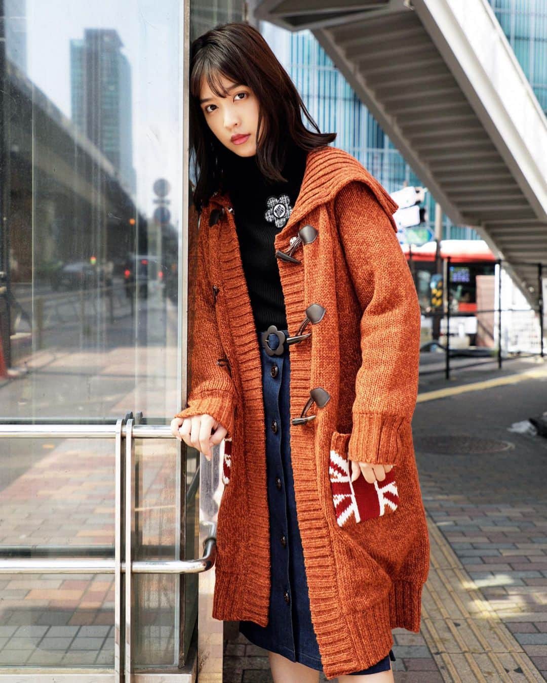 Droptokyoさんのインスタグラム写真 - (DroptokyoInstagram)「TOKYO STREET STYLE Name: @aimatsumoto_45  Coat: @maryquant_official Top: @maryquant_official Skirt: @maryquant_official  #MARYQUANT#pr#streetstyle#droptokyo#tokyo#japan#streetscene#streetfashion#streetwear#streetculture#fashion Photography: @dai.yamashiro」11月29日 23時04分 - drop_tokyo