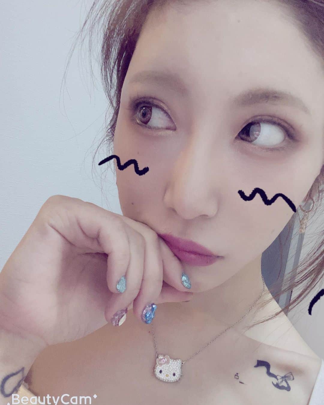 のインスタグラム：「うーーーー #疲れたみたい って特になにもしてません！！ #今日は爆睡確定  #お疲れ様たい #おやすみたい  あーーーーーーー」