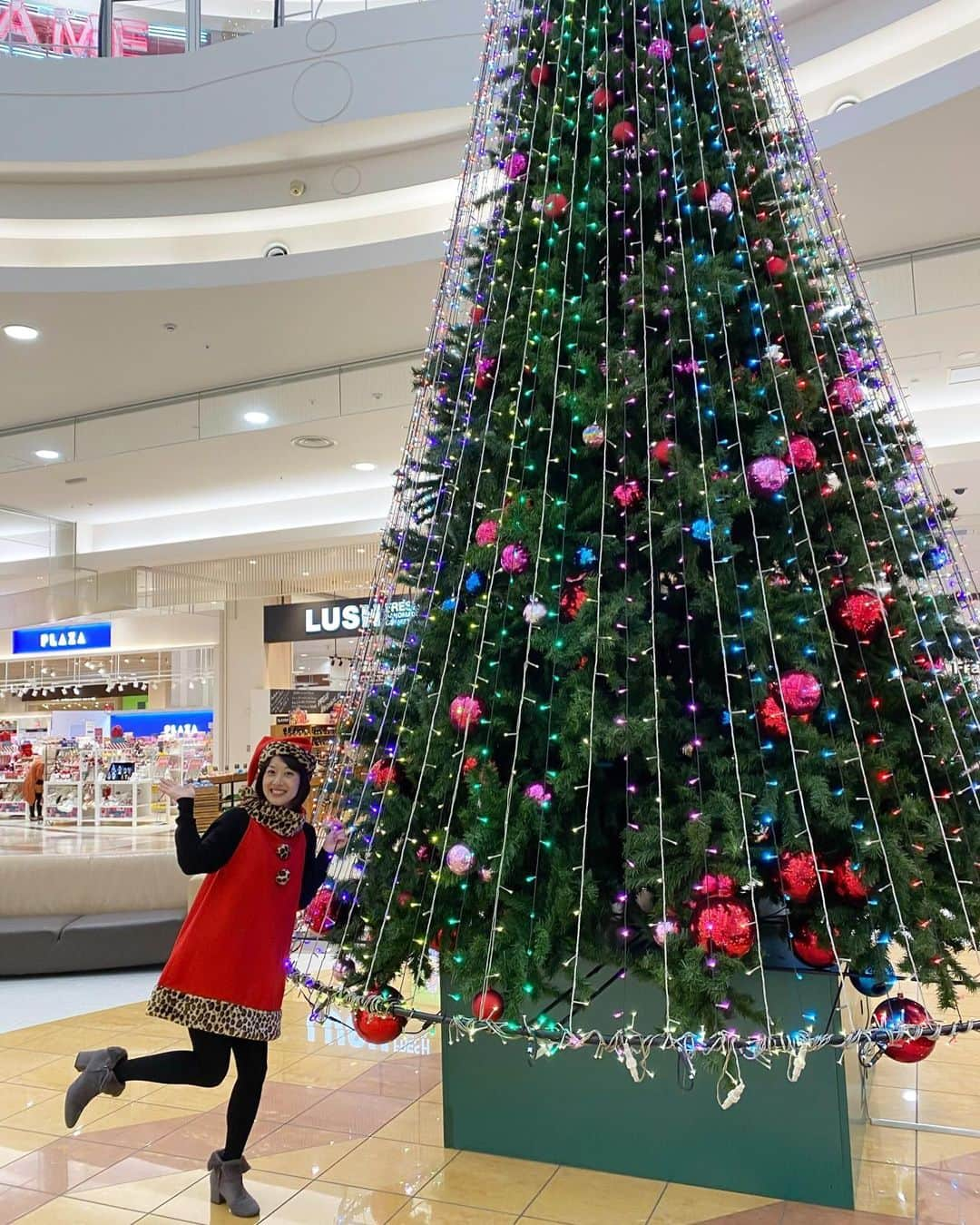 川島恵さんのインスタグラム写真 - (川島恵Instagram)「明日30日土曜日のつづくさんのどようだよ！ クリスマスにぴったりの情報など、盛りだくさんでお届けします😊朝9時25分〜 ・ #つづくさんのどようだよ #どようだよ #宮崎放送 #MRTテレビ #土曜日 #生放送 #情報番組 #クリスマス #ウインターセール #イオンモール宮崎お出かけ情報 #アナウンサー #川島恵 #サンタクロース #クリスマスプレゼント」11月29日 23時13分 - mrt.kawashima