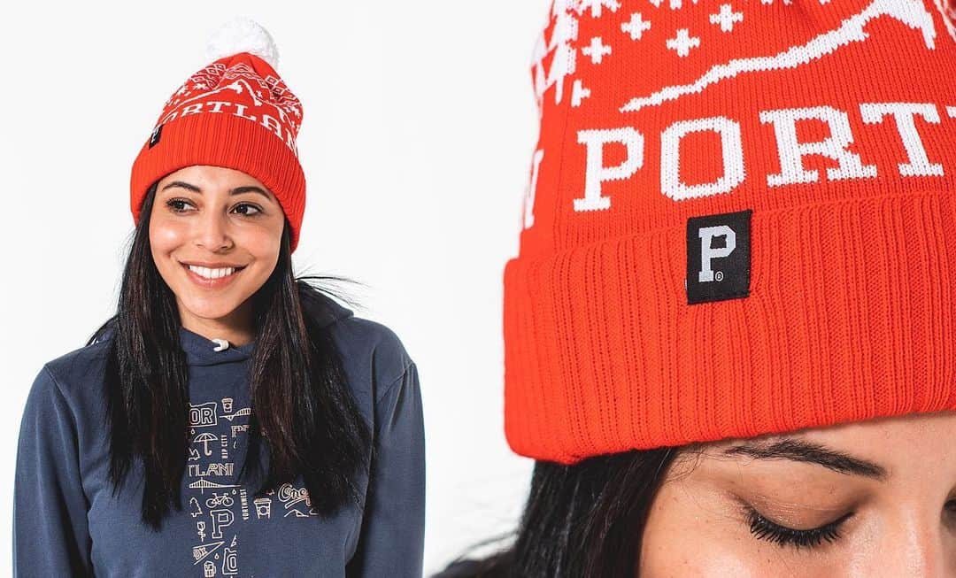 Portlandさんのインスタグラム写真 - (PortlandInstagram)「Black Friday is here! Wear your local pride with the new @portlandgear BF product launches! Everything on Portlandgear.com is marked down 30% including these new items! Click the bio link to shop and share your Portland Pride now!  #portland #pdx #portlandnw #sale #blackfriday」11月29日 23時25分 - portland