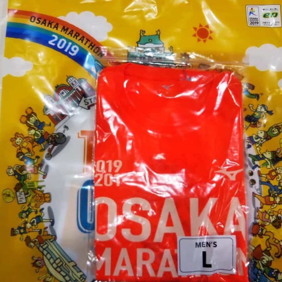 橋本かずまささんのインスタグラム写真 - (橋本かずまさInstagram)「『第9回大阪マラソン2019』のゼッケンを取りにいってきました。 3回目の大阪マラソンです。 今年から新しいコースになります。 腰痛の不安はありますが、大阪維新の会府議会議員の同僚たちと楽しんで 42.195㎞を《完走》めざして走ります‼️ #大阪 #OSAKA #大阪マラソン #マラソン #完走 #42.195km #楽しんで」11月29日 23時22分 - kazumasa.hashimoto