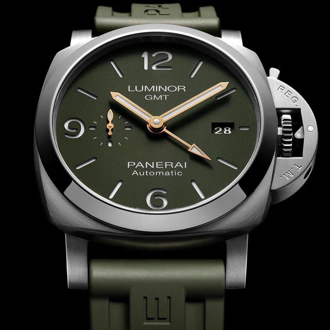 パネライのインスタグラム：「A celebration of a living legend.  One of two watches as a tribute to the cricketing icon and Indian brand ambassador Mahendra Singh Dhoni @mahi7781.  Two exclusive Luminor editions with engraved case-back with MS Dhoni’s signature, his cricketing image and the number 183 that symbolizes his highest score in one-day international Cricket. @panerai #paneraicentral」