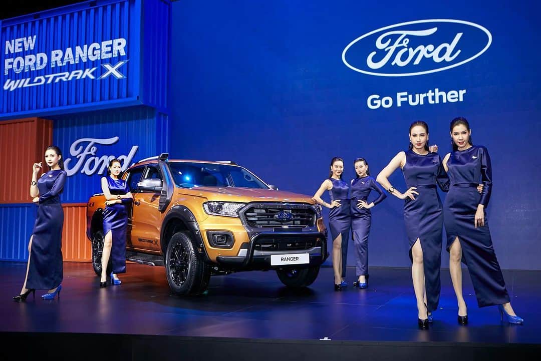 Ford Thailandさんのインスタグラム写真 - (Ford ThailandInstagram)「ฟอร์ด เปิดตัว เรนเจอร์ ไวลด์แทรค เอ็กซ์ ใหม่ พร้อมมอบข้อเสนอสุดพิเศษแห่งปีภายในงานมอเตอร์ เอ็กซ์โป 2019 และที่โชว์รูมฟอร์ดทั่วประเทศระหว่างวันที่ 29 พฤศจิกายน 2562 ถึงวันที่ 10 ธันวาคม 2562 ฟอร์ด เรนเจอร์ ไวลด์แทรค เอ็กซ์: ราคาเดียวกับ ฟอร์ด เรนเจอร์ ไวลด์แทรค รุ่น 4x4 ในราคา 1,265,000 บาท* พร้อมประกันภัยชั้นหนึ่ง ฟอร์ด เอนชัวร์ 1ปี เงื่อนไขเป็นไปตามที่บริษัทกำหนด รายละเอียดเพิ่มเติมที่ ford.co.th」11月29日 15時17分 - fordthailand
