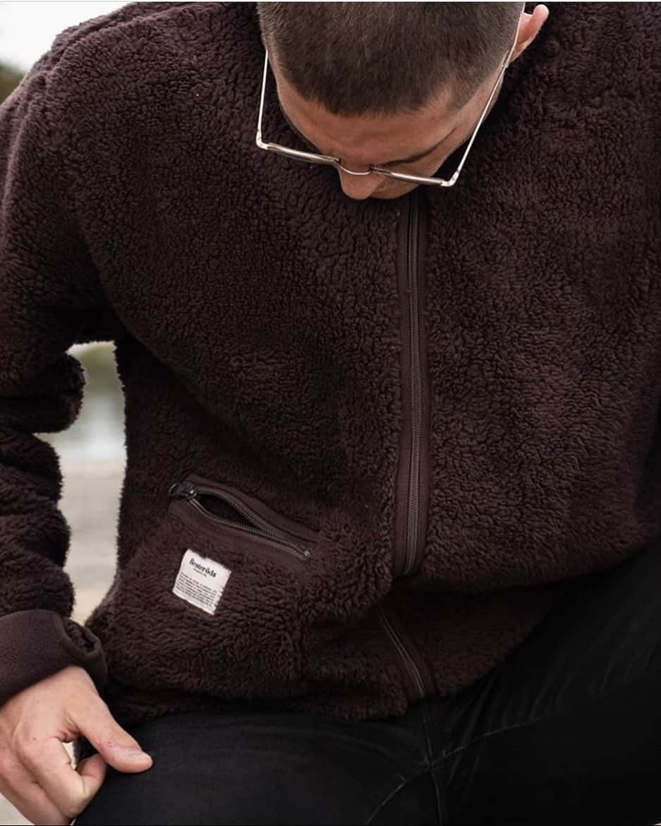 レステロッズのインスタグラム：「Fleece jacket in color Black Coffee.  @hryspn #Resteröds」