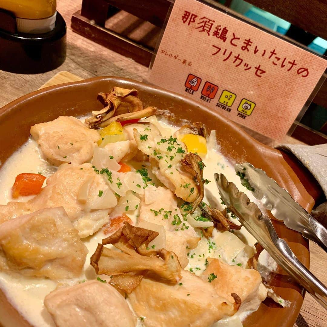 わっきーさんのインスタグラム写真 - (わっきーInstagram)「THE KEY HIGHLAND NASU Dinner buffet 洋食寄りで肉メインの内容でした！  #thekeyhighlandnasu  #ザキーハイランド那須  #リゾートホテル #金谷ホテル  #温泉  #温泉旅行  #ホテルビュッフェ  #ステーキ  #ビーフシチュー  #ハンバーグ  #栃木旅行  #栃木観光  #栃木グルメ  #youtube #youtuber #わっきーtv #わっきー #食レポ #飯テロ #飯テログラム #飯テロ動画」11月29日 15時30分 - makoto_ishiwaki