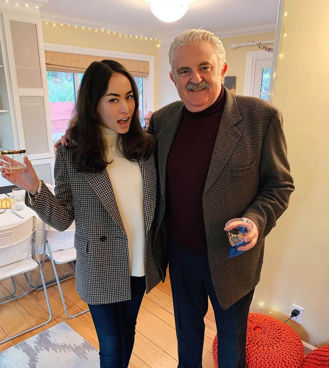 シャウラさんのインスタグラム写真 - (シャウラInstagram)「When you show up to thanksgiving and you’re twinning with your father in law...🤣🤣 義理の父とお揃いだったんですけど。。🤣🤣 #family #thanksgiving #twinning」11月29日 15時46分 - shaula_vogue