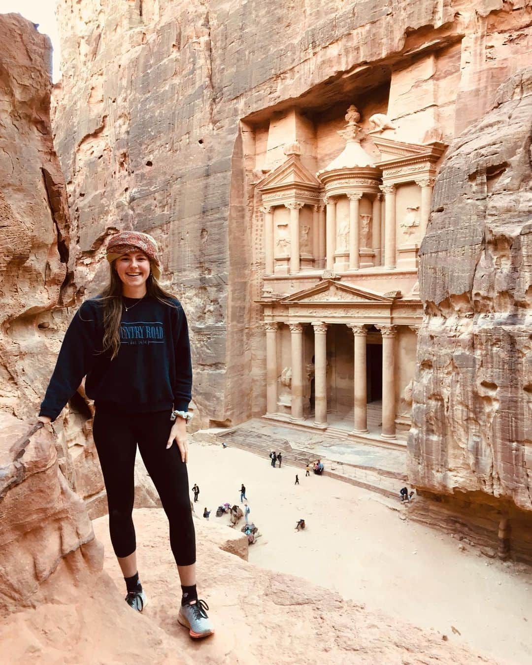 Anna Grimaldiのインスタグラム：「Most amazing place I’ve been ✨ Petra, Jordan 🇯🇴」